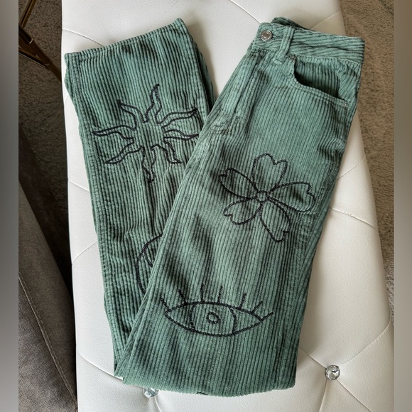Pacsun Green Corduroy Embroidered Boyfriend Jeans Size 23 - Picture 13 of 14